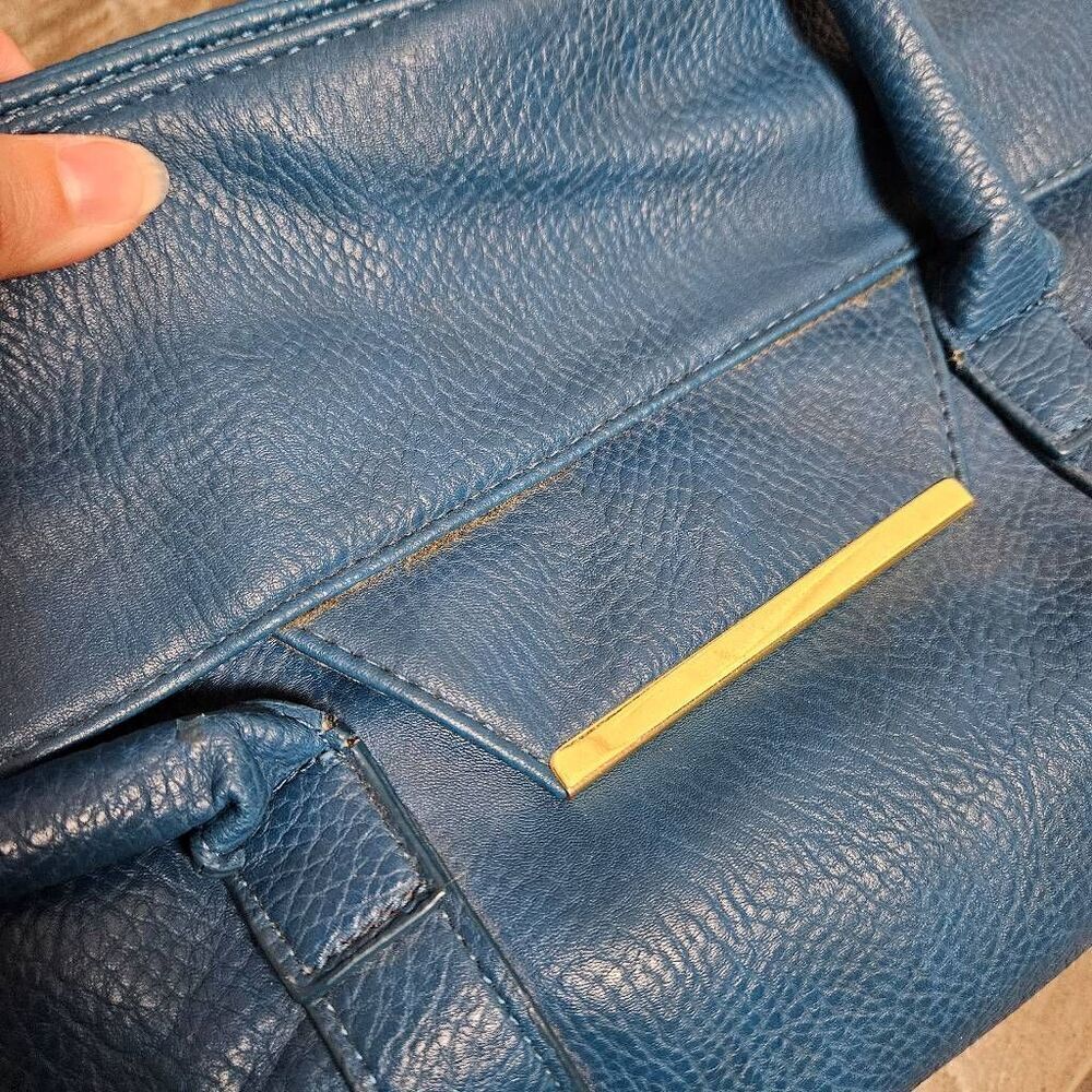 Olivia + Joy Shoulder Bag - Picture 3 of 12